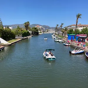 https://charmante-maison-coeur-de-ville-650m-plage.catalonia-hotels.com